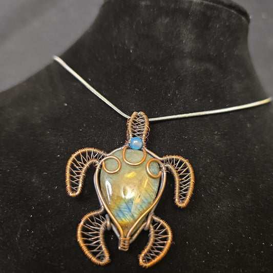 Blue Labradorite Sea Turtle Wire Wrapped Pendant – Handcrafted Natural Stone Jewelry